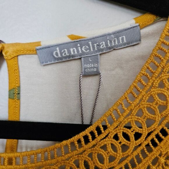 Floral Sleeveless Top - Mustard - Picture 6 of 9